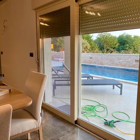 Svila 2 With Swimming Pool شقة
