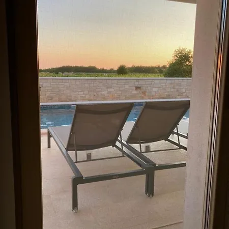 Svila 2 With Swimming Pool شقة